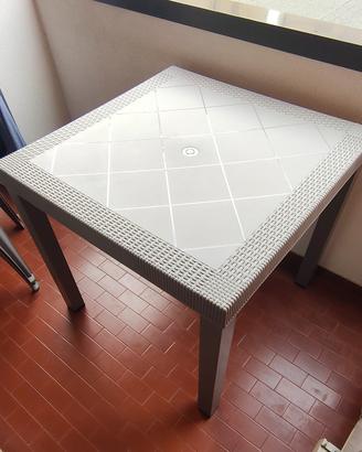 Tavolo da esterno 