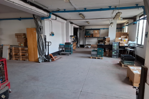 Laboratorio/magazzino/deposito