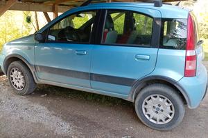 Fiat Panda 4x4 climbing