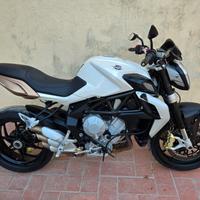 Mv Agusta Brutale 675 .