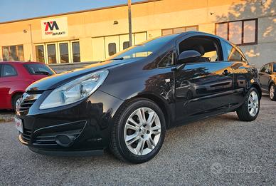Opel Corsa 1.2 3 porte Club