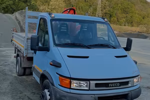 Iveco daily 60c15 con gru