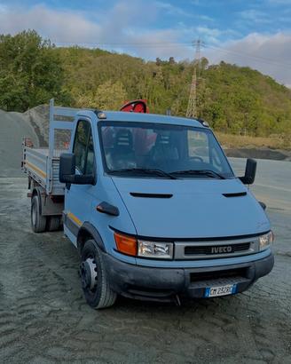 Iveco daily 60c15 con gru