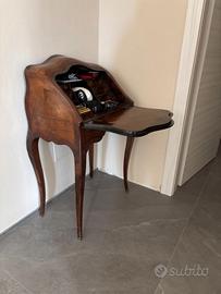 Elegante Mobiletto da Camera – Secretaire d'Epoca