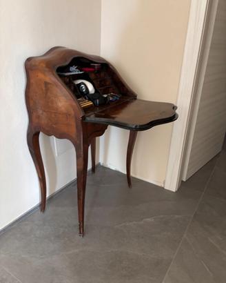 Elegante Mobiletto da Camera – Secretaire d'Epoca