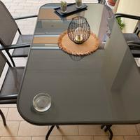 Tavolo da esterno con sedie