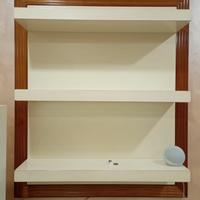 Quadro portaoggetti sospeso con ripiano illuminato