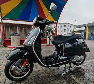 Piaggio Vespa 300 Gts ie 