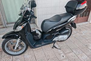 Honda.  SH 150