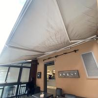 Tenda a 3 bracci motorizzata