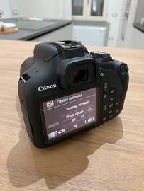 Canon  EOS 2000D kit