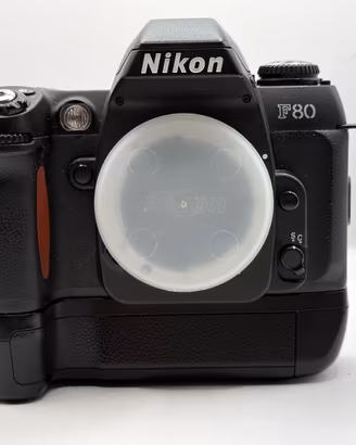 Nikon F80 corpo con battery pack originale Nikon
