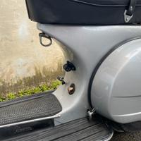 Vespa P200E modello America