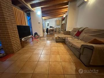 BOTTRIGHE - APPARTAMENTO AL PIANO TERRA CON GIARDI