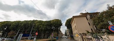 Stanza con terrazzo a Monza