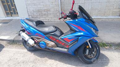 Kymco ak 550