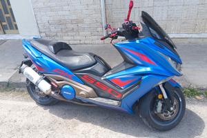 Kymco ak 550