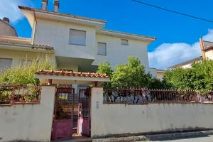 Villa bifamiliare a Silanus