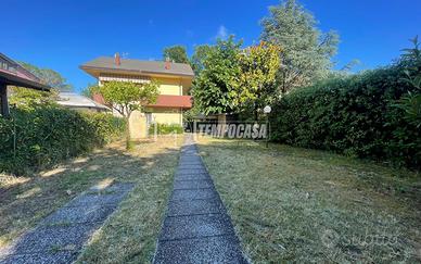 Piano terra con giardino e 3 camere