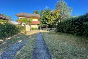 Piano terra con giardino e 3 camere