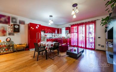 QUADRILOCALE CON GIARDINO AL PIANO TERRA