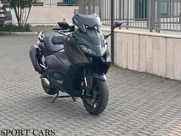 YAMAHA T-MAX 560