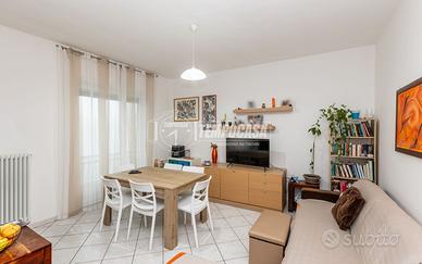 3 LOCALI con BOX AUTO e CANTINA