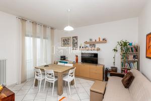 3 LOCALI con BOX AUTO e CANTINA