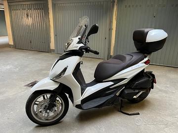 Scooter Beverly 400