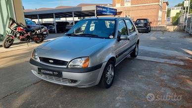 Ford Fiesta 1.2i 16V cat 5 porte Ghia