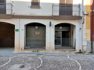 Locale commerciale o Negozio fronte strada