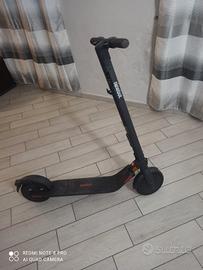 monopattino elettrico nineboot es2 