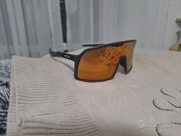 oakley sutro