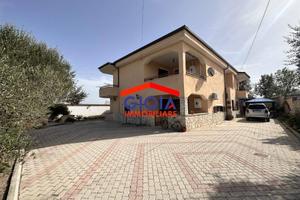 Villa di 435 m² con più di 5 locali a Cancello ed 