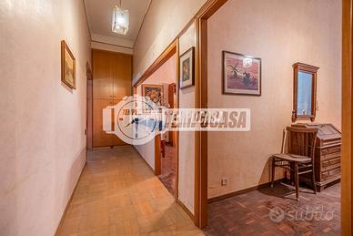 Soluzione indipendente con ampio terrazzo - Da ris