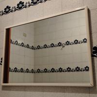 SPECCHIO CON CORNICE IN LEGNO BIANCO