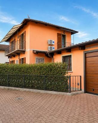 Villa di 152 m² con 5 locali e box auto a Carmagno