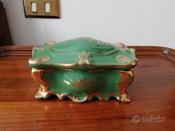 Scatola in ceramica con coperchio