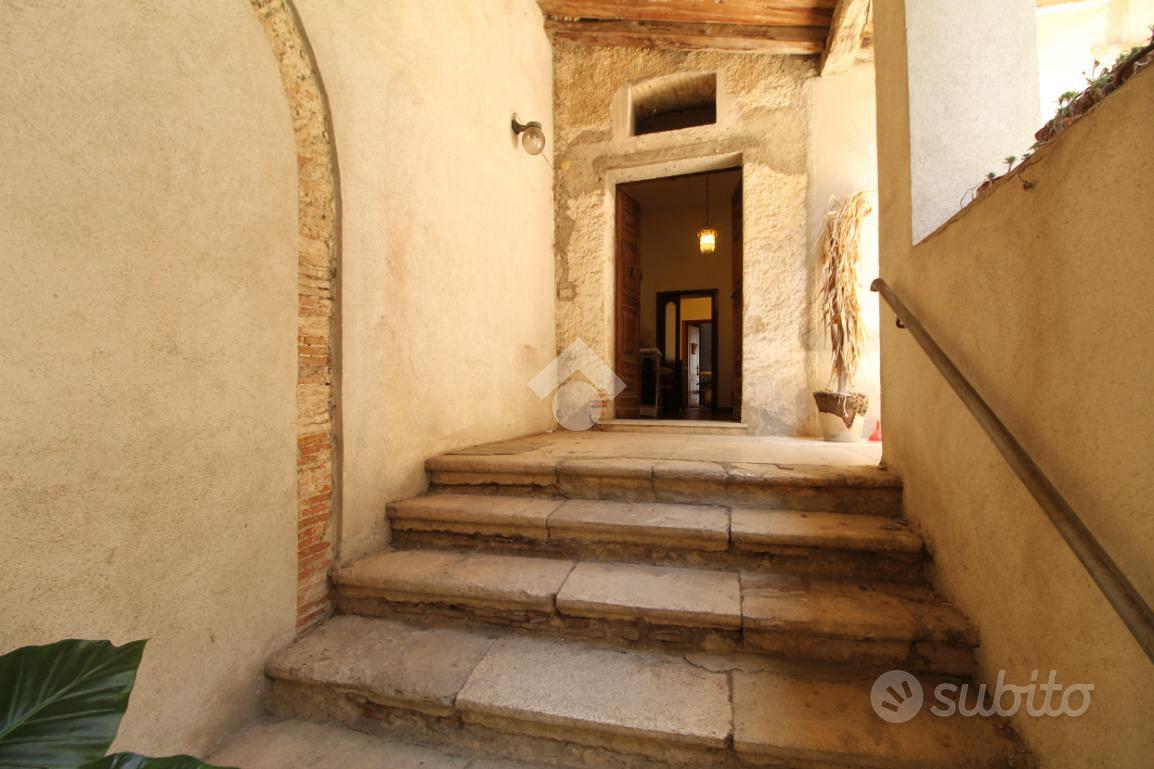 4 LOCALI A MONTALTO UFFUGO - Vista 4