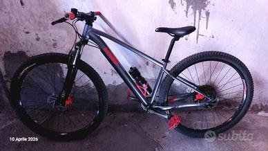 Rockrider Explorer 520