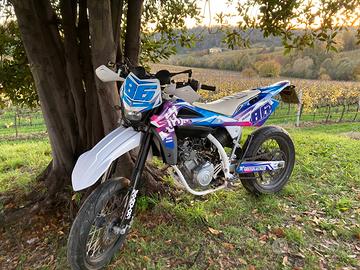 Husqvarna SMR 125 4T Motard