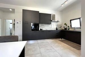 Appartamento di 119 m² con 4 locali e box auto a C