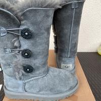 Ugg k bailey button triplet