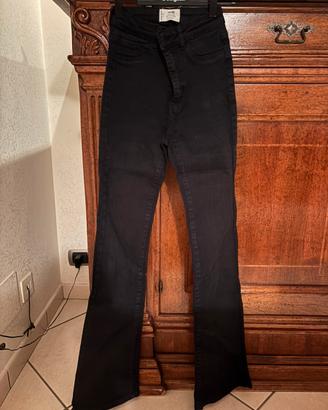 jeans nero a zampa