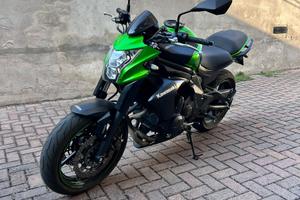 Kawasaki ER6N. 650