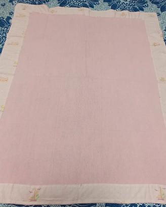 Copertina rosa per lettino