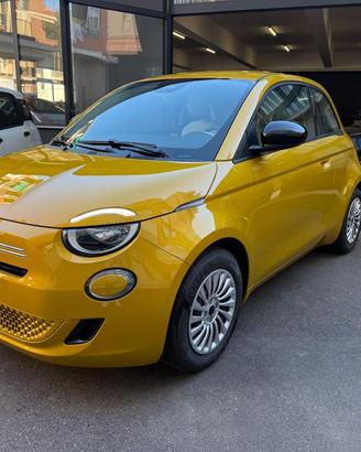FIAT 500 Berlina Hybrid Pop