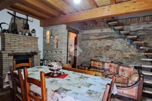 CASA SEMINDIPENDENTE A FORNOVO DI TARO