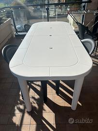 Tavolo esterno