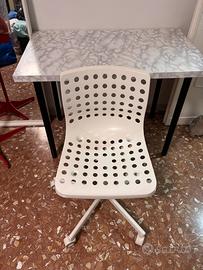 Sedia ikea con rotelle